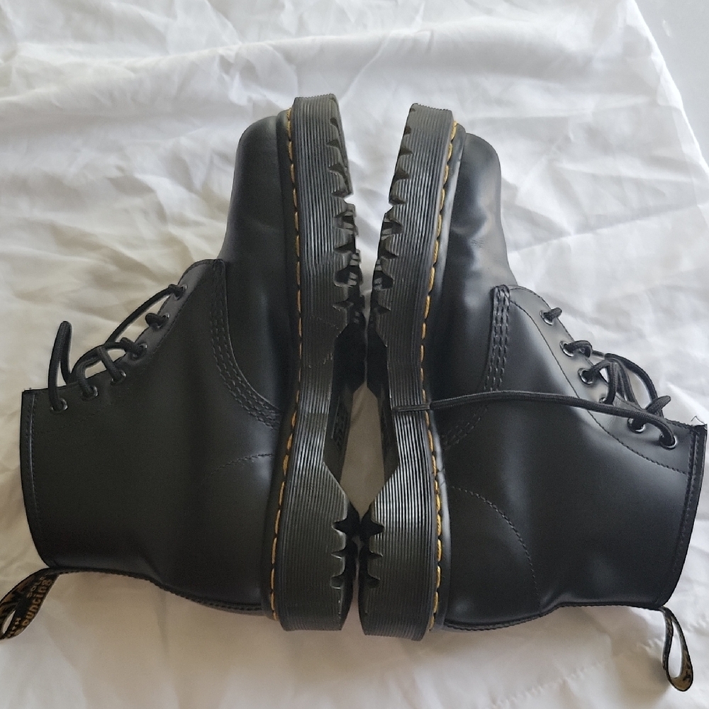 Dr. Martens Black Leather Boots 101 BEX Size 8. - Picture 4 of 7